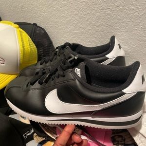 Old Worn Cortez SZ 10.5